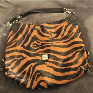 Dooney bourke handbag shoulder tote